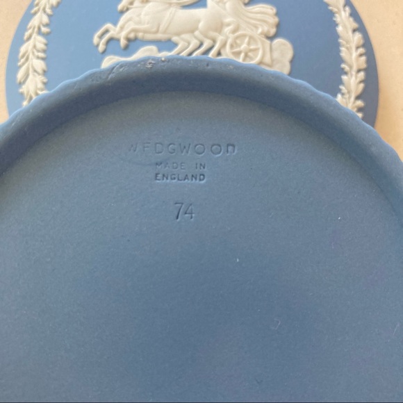 Wedgwood Jasperware Trinket Box - Picture 6 of 9
